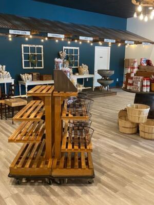 This Family-Run South Carolina Country Store Hooks Road-Trippers With Stone-Ground Grits, Cornmeal Pancake Mix, And Fresh Cider