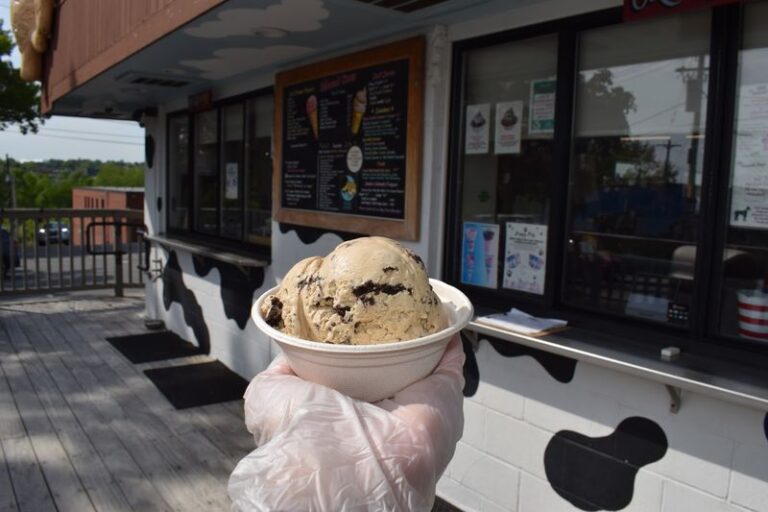 7 Rhode Island Ice Cream Stands That Locals Line Up For All Summer Long