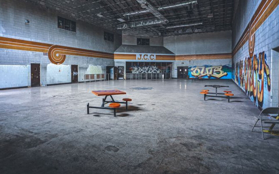 This Illinois Prison Went From 144 Years of Inmates to Hollywood Film Crews