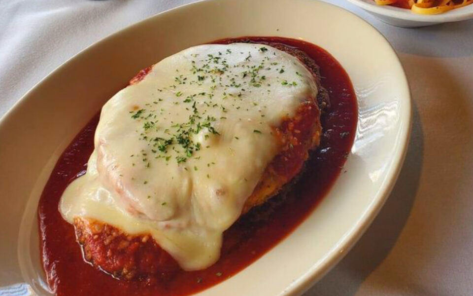 This Kansas City Italian Steakhouse Has Served the Same Sugo Since 1978