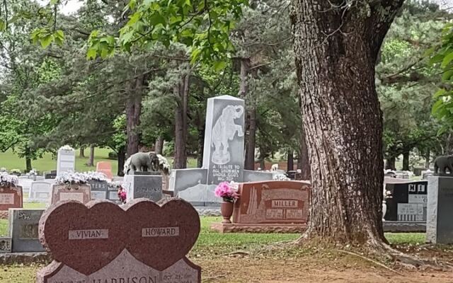 Granite Circus Elephants and Rodeo Legends Share This Quiet Oklahoma Graveyard in Hugo