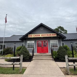 This Tennessee Roadside Cabin Is Worth the Detour for Its Rare Fried Chicken Livers Alone