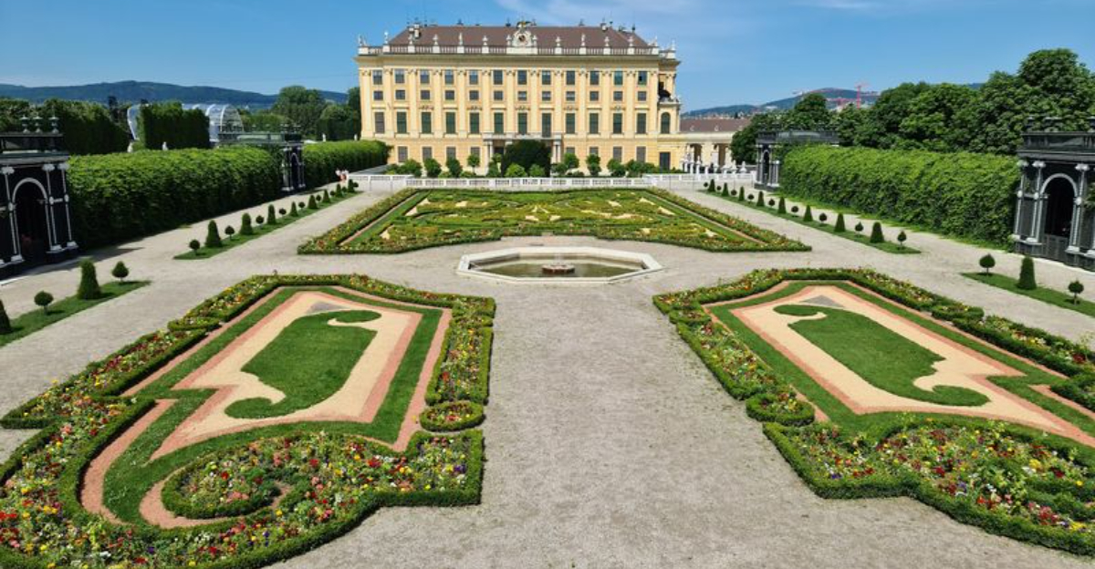 15 European Destinations With Spectacular Public Gardens