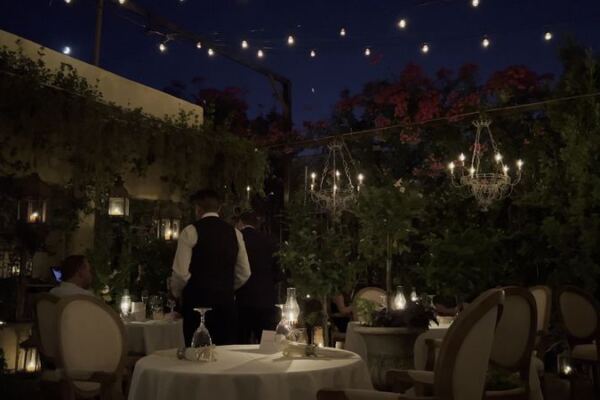 This Scottsdale Restaurant Is A Romantic Courtyard Escape You’d Never Expect In The Suburbs