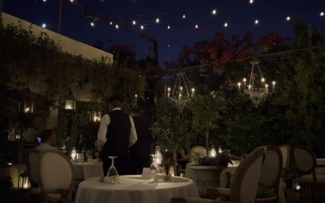 This Scottsdale Restaurant Is A Romantic Courtyard Escape You’d Never Expect In The Suburbs