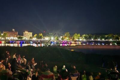 This Ohio River Festival In Marietta Lights Up The Waterfront With Live Music, Fireworks, And Sternwheelers