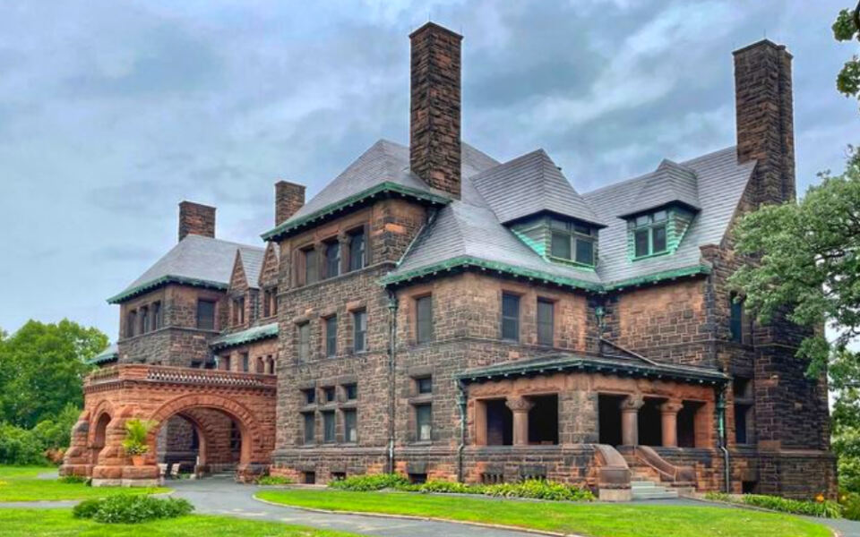 America’s Longest Stretch Of Victorian Homes Is Hiding In This Minnesota City