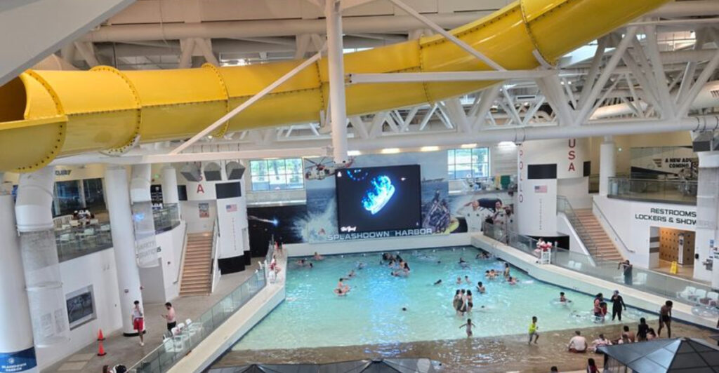 This Oregon Water Park Lets You Slide From a Boeing 747 on the Roof