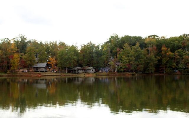This North Carolina Village Holds the Country’s Largest Collection of Restored 1800s Log Cabins