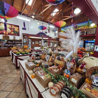 This Family-Run California Fruit Barn Wins Over Food Lovers With Fresh Produce, Pies, And Farm-Fresh Nuts