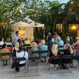 This Cozy Florida Bookstore Has A Hidden Courtyard Made For Reading