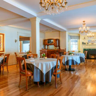 This Jackson, New Hampshire, Dining Room Feels Like a Grand White Mountains Escape From Another Era