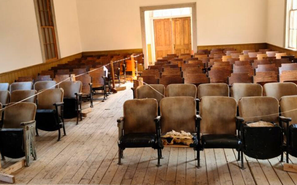 31 Abandoned Places That Look Like Everyone Left in a Hurry
