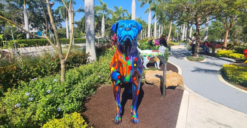This Florida Park Hides More Than 50 Giant Dog And Cat Sculptures