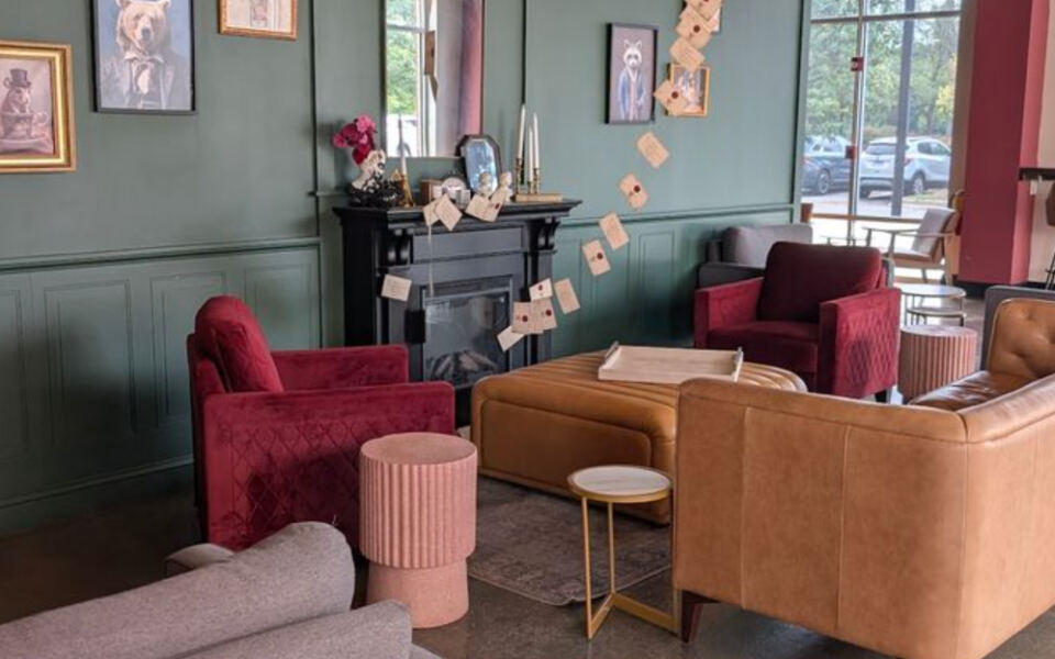 This Illinois Book Bar Lets You Sip, Read, and Stay Awhile