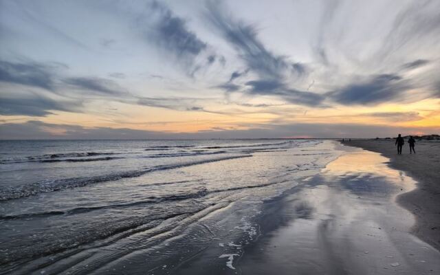 This Charming South Carolina Beach Island Is So Loved The Parking Can’t Keep Up