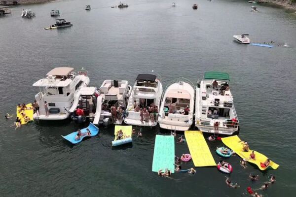 This Boat-Access Texas Cove Turns Into a Floating Party Every Weekend