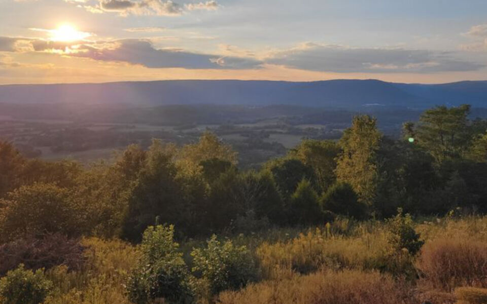 You Have to Turn Around to Catch This Tennessee Valley Overlook, and the Sunset View Is Worth It