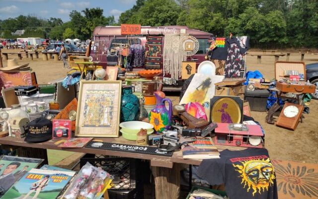 At This New Jersey Flea Market, Sunday Morning Means Used Tools, Collectibles, And Surprise Finds