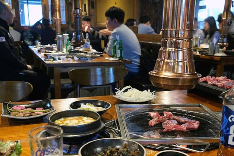 8 Countries Where Tipping Can Be Unusual or Even Considered Rude