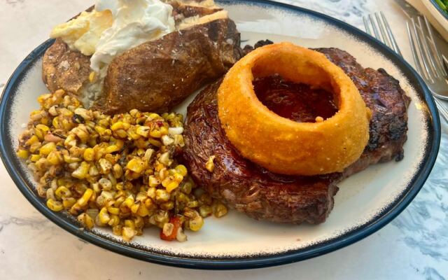 This Ohio Steakhouse Pairs Perfectly Cooked Steaks With Live Piano That Turns Dinner Into An Event