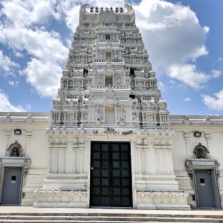 This Massachusetts Hindu Temple Hides a Stunning South Indian Gopuram Most Locals Never Expect to Find So Close to Home