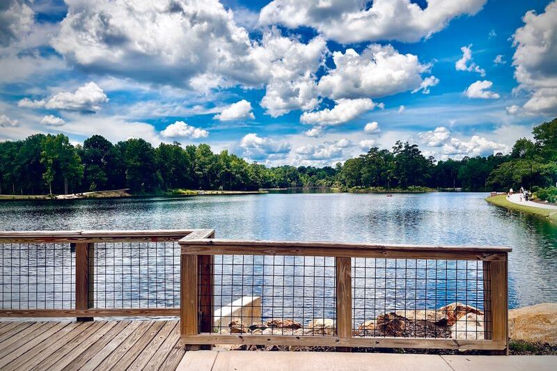 This Historic South Carolina Restaurant Dishes Up Southern Comfort Food With Sweeping Lake Views