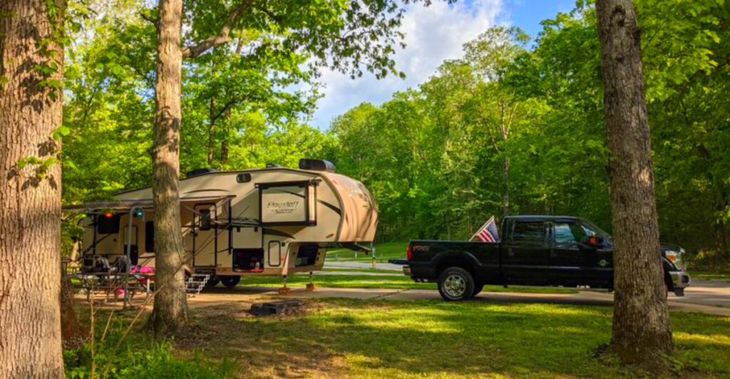 11 Missouri Campgrounds With Stunning Natural Beauty