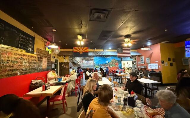This Arizona Seafood Spot Douses Crab, Lobster, and Shrimp Boils in Its Signature Trifecta Sauce