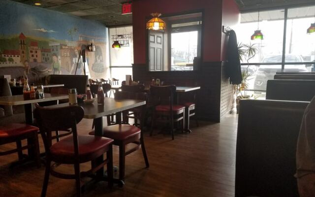 This Cozy Ohio Breakfast Spot Serves Goetta And Gravy With Serious Hometown Comfort