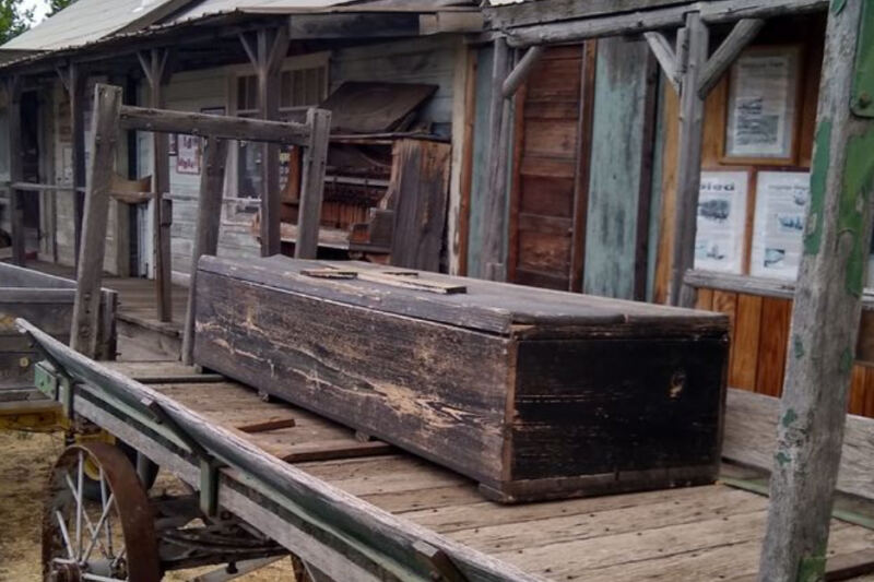 This Forgotten Oregon Town Went From Wool Boomtown to Ghost Town