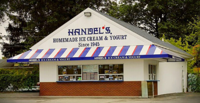 10 Tiny Ohio Towns Hiding The Best Summer Treats Behind A Dairy Bar Window