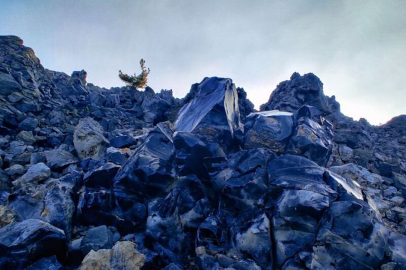 This Oregon Trail Feels Like Another Planet Once You Reach the Lava Flow