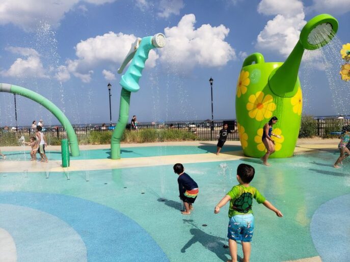 Free New Jersey Splash Parks Where Kids Get One More Summer Soak