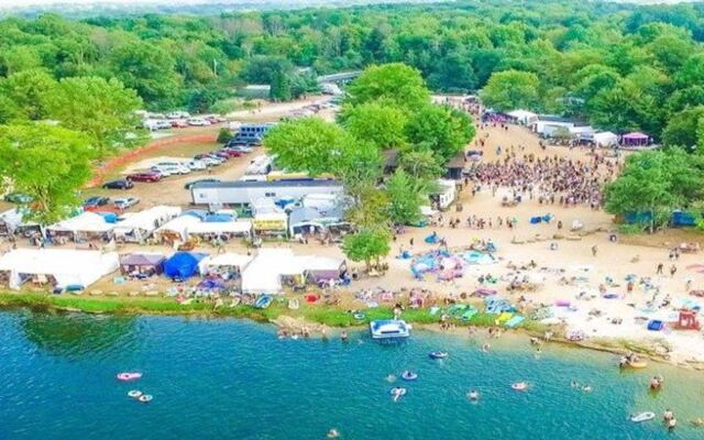This Ohio Lake Throws A Peak Summer Festival You Have To See Before It’s Gone
