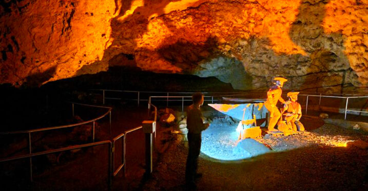 This Missouri Cave Hides 4.6 Miles of Underground Wonders and Jesse James Legends