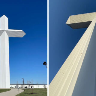 This Illinois Monument Soars 198 Feet Above the Crossroads of Two Major Interstates