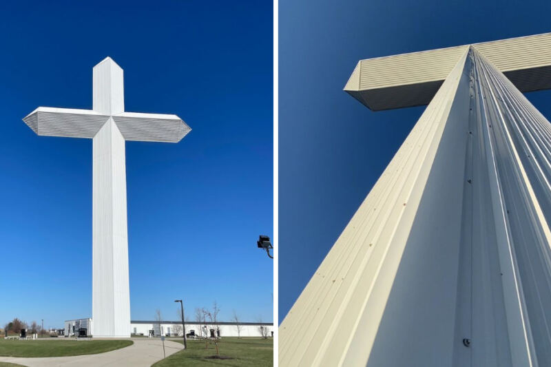 This Illinois Monument Soars 198 Feet Above the Crossroads of Two Major Interstates