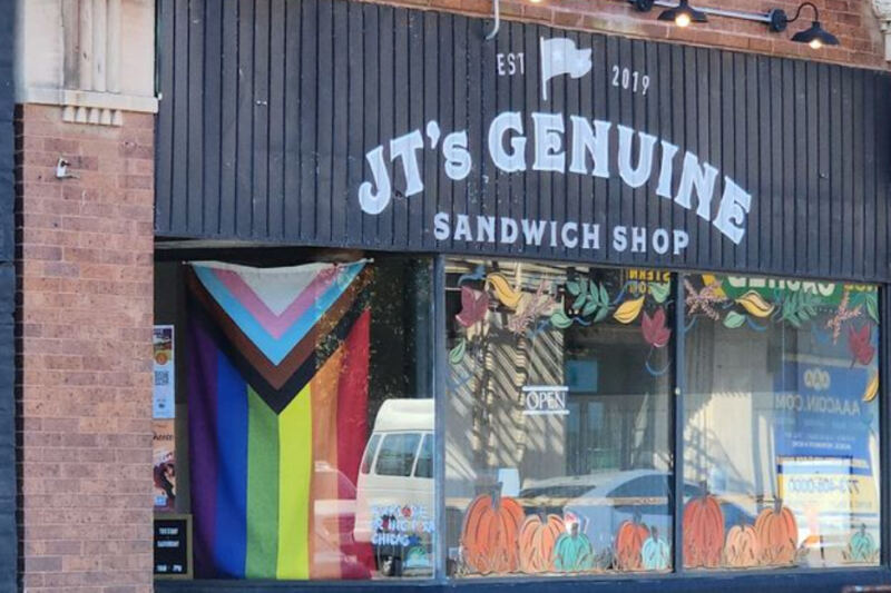 This Illinois Sandwich Shop’s Double-Patty Burger Won Chicago’s People’s Choice Crown