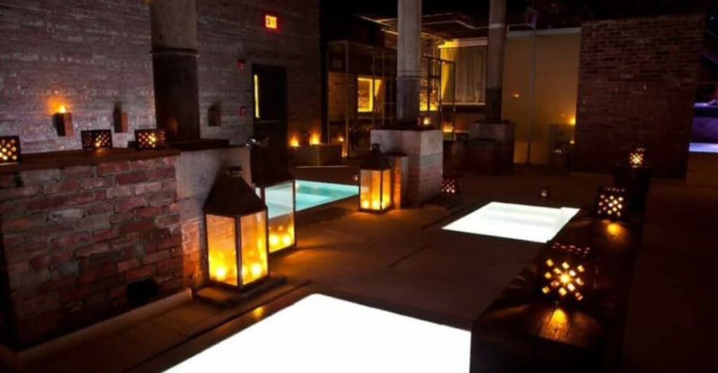 This Historic Illinois Bathhouse Is One of the State’s Most Unique Getaways
