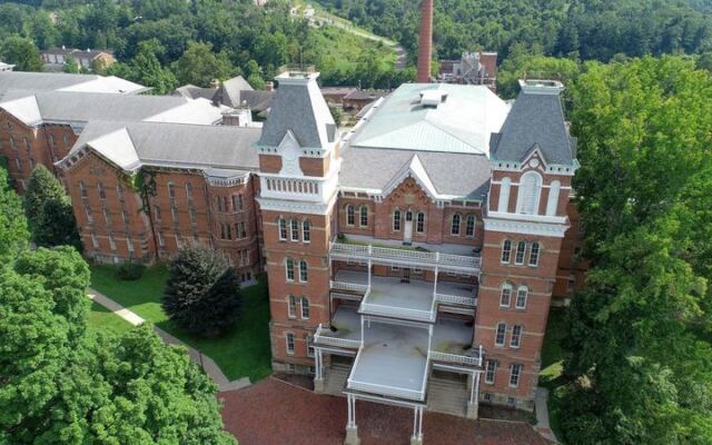 This Haunted Ohio Asylum Trail Turns A Quiet Walk Into A Chill Down Your Spine