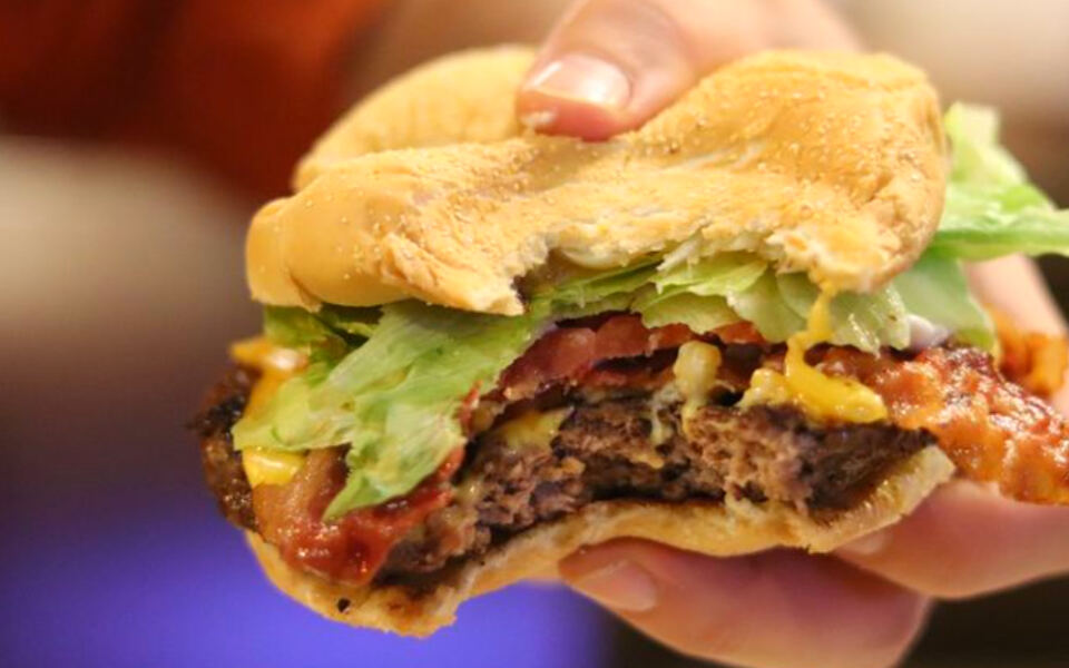 This Old-School Minnesota Diner Still Flame-Broils Its Burgers The Classic Way