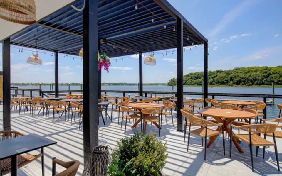 This New Jersey Riverside Bar Has Boats, Sunsets, And Summer Live Music