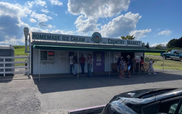 At This New Jersey Farm Market, Homemade Ice Cream Comes With Goats Nearby On The Lawn