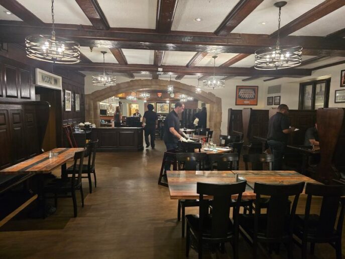 This 1756 New Jersey Tavern Lets You Sit Where Revolutionary-Era Stories Still Mark The Walls