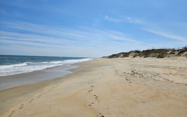 8 North Carolina Beaches Where You Can Fill A Pocket With Sea Glass In One Afternoon