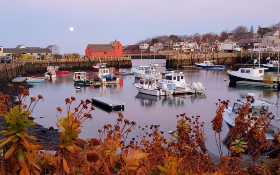 These 11 Walkable Massachusetts Coastal Towns Are Even Prettier for an Autumn Wander
