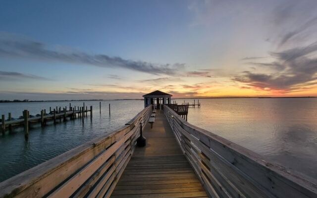 This Casual North Carolina Seafood Spot Serves She-Crab Soup Right on the Sound at Sunset