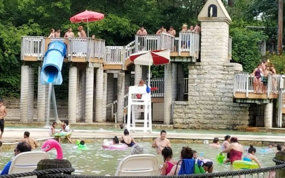 This Illinois Swimming Hole Turned an Old Limestone Quarry Into a Summer Tradition