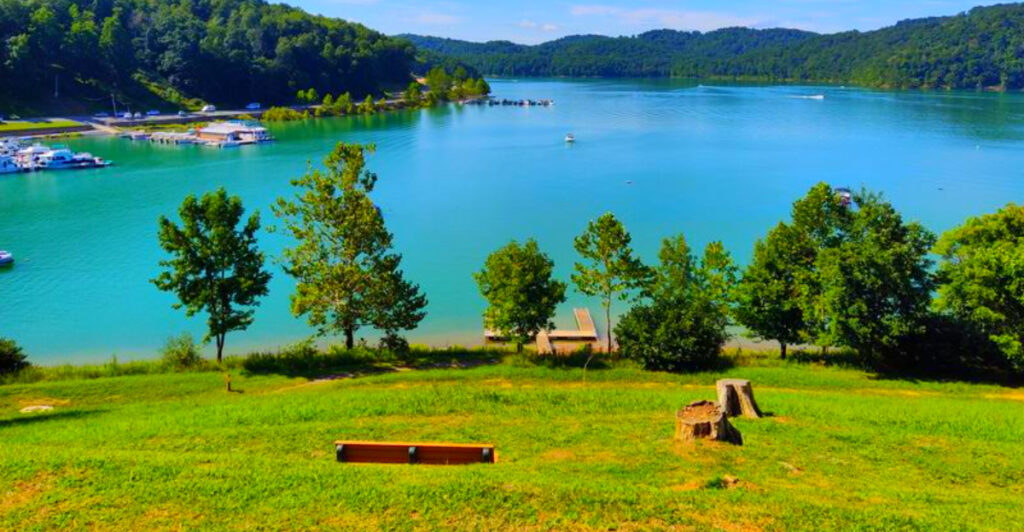 One of West Virginia’s Most Beautiful State Parks Has a 1,750-Acre Lake and Stunning Mountain Views